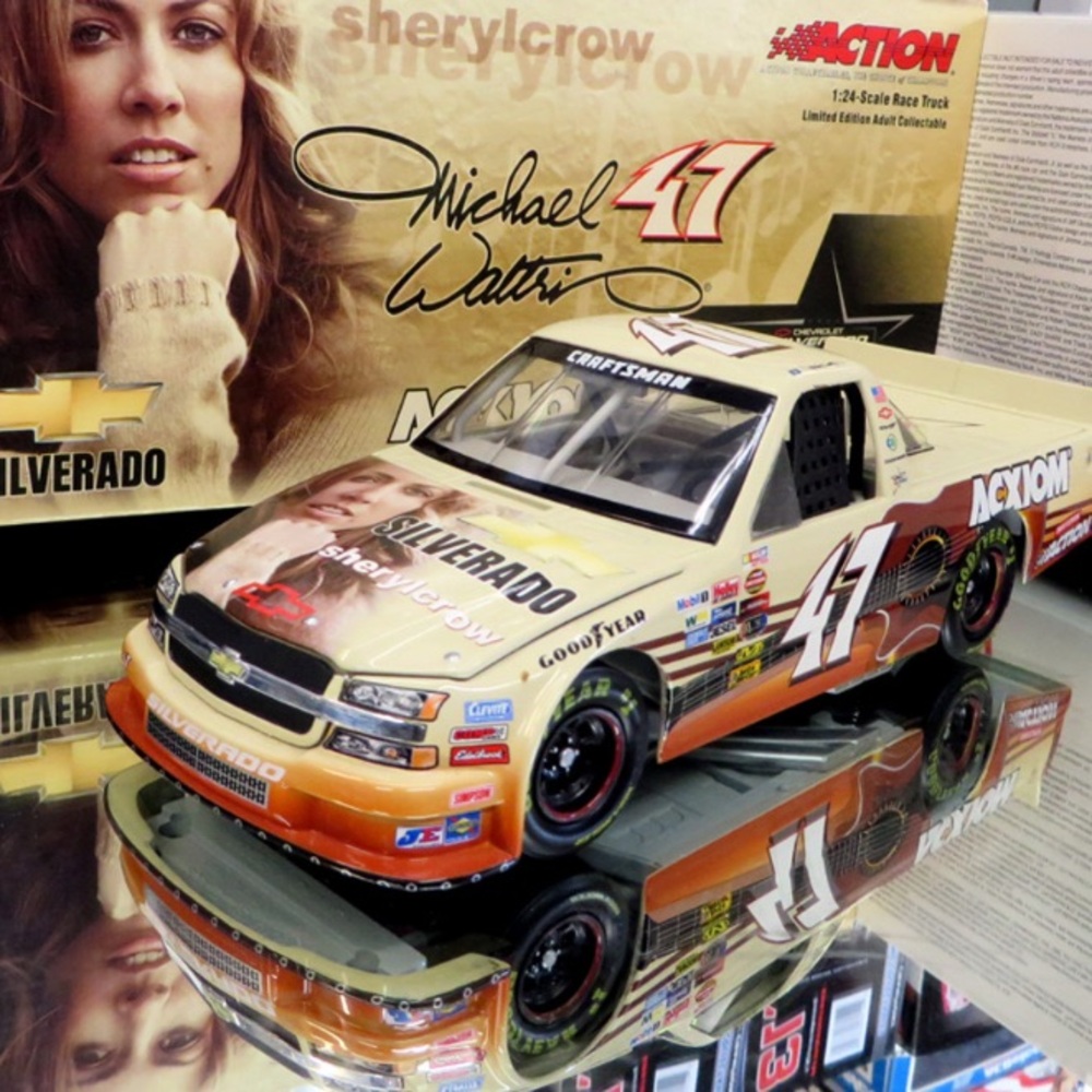 2004 Michael Waltrip #47 Sheryl Crow 1/24 Chevy Silverado Truck Action 2004